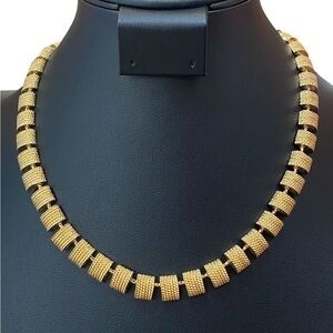 Elegant Gold Tone Necklace